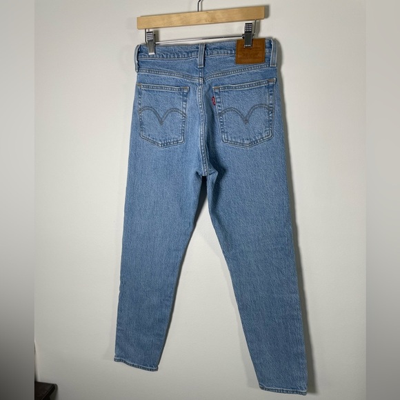 Levi's Premium Wedgie Straight Fit High Rise Jeans Size 26 Stretch Button fly - Picture 3 of 9